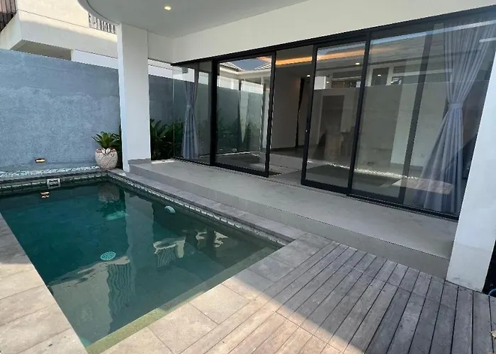 Tomato Spring Villa Seminyak